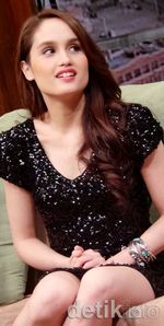 Seksinya Cinta Laura