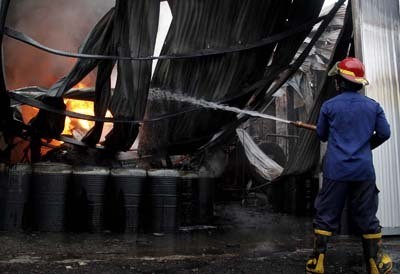 Pabrik Aspal di Sidoarjo Terbakar