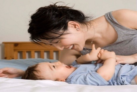 Gaya Ngomong Orang Tua Pengaruhi Kemampuan Bicara Anak