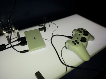 Selain PS4, Sony juga mengumumkan kehadiran PS Vita TV ke Indonesia.