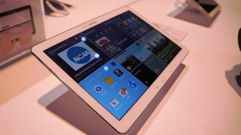 Selain Galaxy Note Pro Samsung juga memperkenalkan Galaxy Tab Pro. Untuk desain terlihat sama.