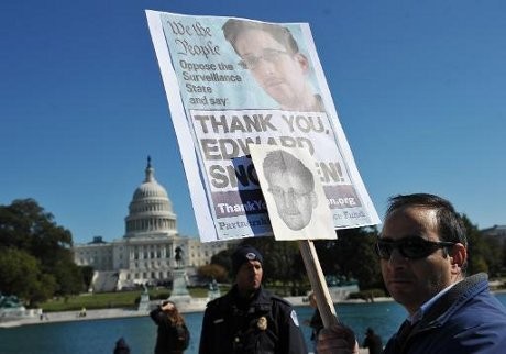 Direktur FBI Nilai Snowden Tak Pantas Disebut Whistleblower