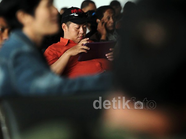 Penumpang Padati Bandara Halim Perdana Kusuma