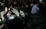 Penumpang Padati Bandara Halim Perdana Kusuma
