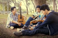 Musik kita ya simple, intim dan minimalis, ujar Reuben Nathaniel yang merupakan anak kedua dari urutan keluarga mereka. (dok. Sony Music)