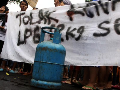 Aksi Tolak Kenaikan Harga Elpiji