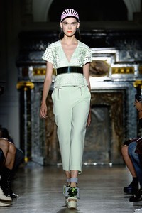 John Galliano. Spring Summer 2014. aris Fashion Week 2014. [Photo by Pascal Le Segretain/Getty Images]