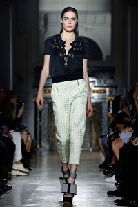 John Galliano. Spring Summer 2014. aris Fashion Week 2014. [Photo by Pascal Le Segretain/Getty Images]