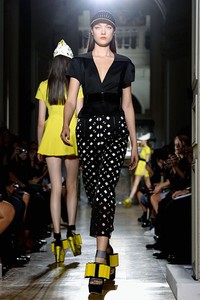 John Galliano. Spring Summer 2014. aris Fashion Week 2014. [Photo by Pascal Le Segretain/Getty Images]