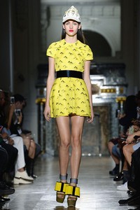 John Galliano. Spring Summer 2014. aris Fashion Week 2014. [Photo by Pascal Le Segretain/Getty Images]