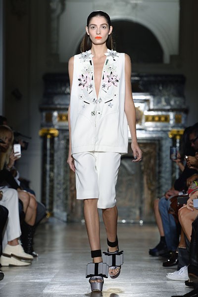 John Galliano. Spring Summer 2014. aris Fashion Week 2014. [Photo by Pascal Le Segretain/Getty Images]