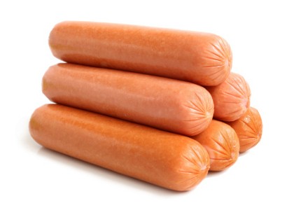 Mau Bikin Hot Dog Enak? Siapkan Sosisnya dengan Cara Ini!