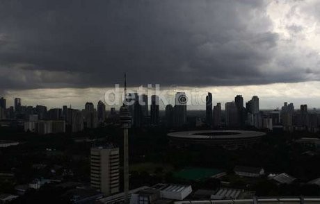 Jl TB Simatupang di Sekitar Lenteng Agung Banjir, Lalin Macet Panjang