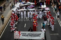Beragam atraksi ditampilkan, seperti drumband.