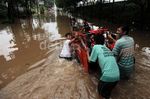 Banjir Lumpuhkan TB Simatupang