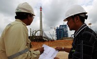 Saat ini beban puncak di Riau mencapai 474 MW sedangkan daya mampu pembangkit di Riau 400 MW dan dibantu oleh sistem Sumatera sebesar 80 MW. Agus Trimukti/Humas PLN.