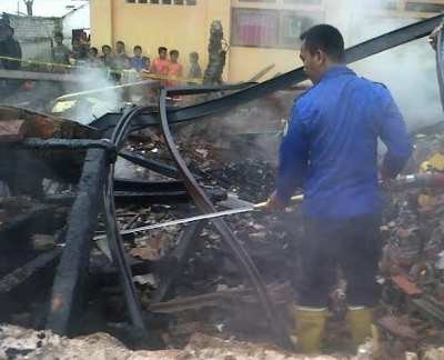 Gudang SDN Gayam Ludes Terbakar