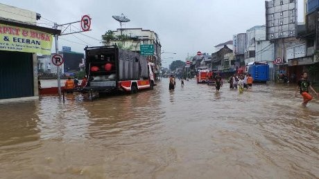 Ini Perbandingan Tinggi Banjir Kampung Pulo dengan Jalan Raya Jatinegara