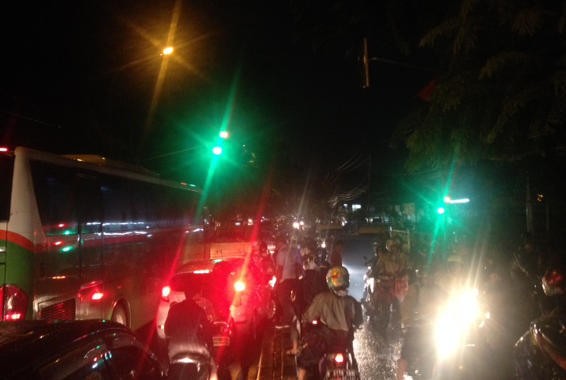 Arus Kendaraan di Sejumlah Jalan di Jakarta Padat Merayap