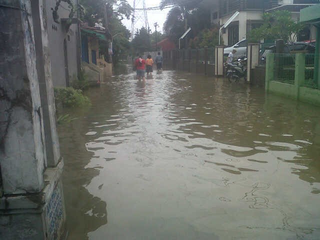 Perumahan di Tambun Selatan Kebanjiran, Sebagian Warga Tak Pergi Kerja