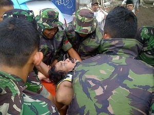 Ingin Selamatkan Diri, Pria Ini Malah Hanyut di Arus Banjir Kampung Pulo