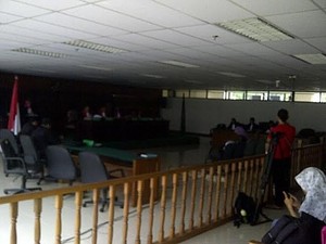 Listrik Padam karena Banjir, Sidang Kasus Suap MK Tetap Dilanjutkan