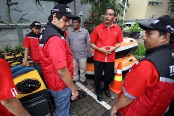     Sejak hujan mengguyur Jakarta sepanjang hari, banyak titik di beberapa wilayah tergenang air dan banjir.