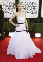 Pesona Jennifer Lawrence di Golden Globe 2014