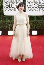 Kecantikan Zooey Deschanel di Golden Globe 2014