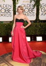 Cantiknya Taylor Swift di Golden Globe 2014