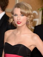 Cantiknya Taylor Swift di Golden Globe 2014