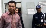 Dino Jenguk Andi Mallarangeng di Rutan KPK