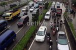 Akibat Banjir, Motor Masuk Tol