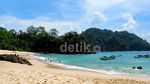 Eksotiknya Teluk Ijo di Banyuwangi