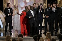 Film garapan sutradara Steve McQueen yang bertajuk '12 Years a Slave', sukses membawa pulang penghargaan Best Motion Pictures Drama. REUTERS/Paul Drinkwater.