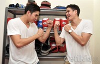 Marcell dan Mischa siap adu tinju. Noel/detikHOT.