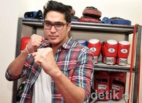 Pose Marcell di depan kamera. Noel/detikHOT.