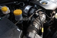 SUV bongsor ini disokong mesin 2.200 cc 16 valve DOHC VVT VariCOR. Turbo.
