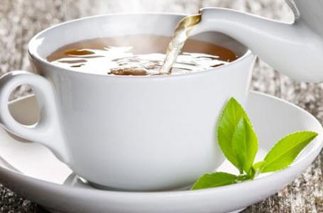 Kehujanan? Atasi Kedinginan dan Gejala Flu dengan Racikan Teh Herbal Ini