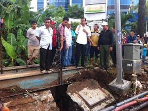 Jokowi: Tanggul Latuharhary dan Waduk Pluit Tanggung Jawab Kementerian PU