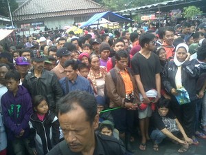 Ritual Gunungan Keraton, Ribuan Warga Padati Masjid Besar Yogyakarta