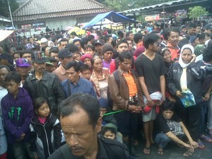 Ritual Gunungan Keraton, Ribuan Warga Padati Masjid Besar Yogyakarta