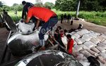 Cegah Banjir, Tim Modifikasi Cuaca Tebar Garam