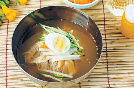 Maesilcha dan Samgyetang, Teh dan Sup Ayam Khas Korea untuk Atasi Flu (1)