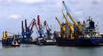 Mengintip Aktivitas Bongkar Muat di Pelabuhan Tanjung Priok