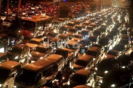 Hujan Reda, Kemacetan di Jakarta Menggila