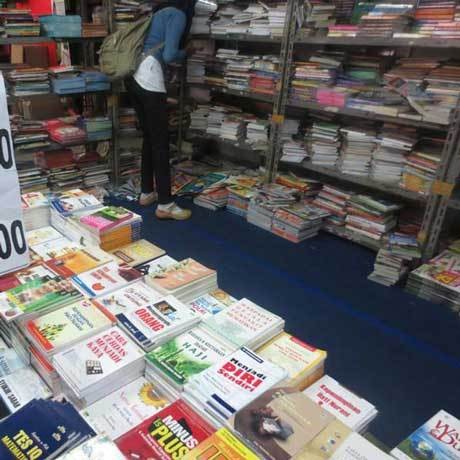Anda Penulis Pemula yang Ingin Punya Buku? Simak Tips Ini!