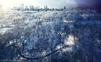     Wilkes mengambil lokasi di New York City dan membidik pada siang hari dan malam lalu kemudian menggabungkannya menjadi satu. (kredit foto: Stephen Wilkes)