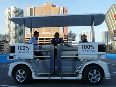 Kendaraan Berteknologi Autopilot Sudah Mulai Dijual