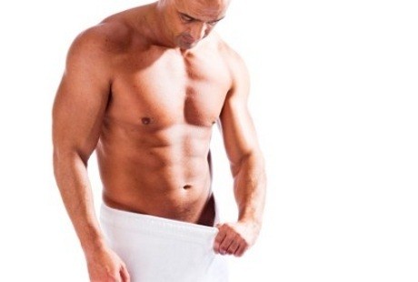 Bercinta di Pohon, Pria Ini Jatuh hingga Mr P-nya Berdarah-darah